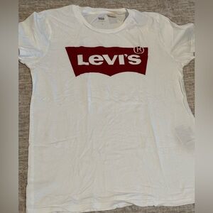 Levi’s T-shirt